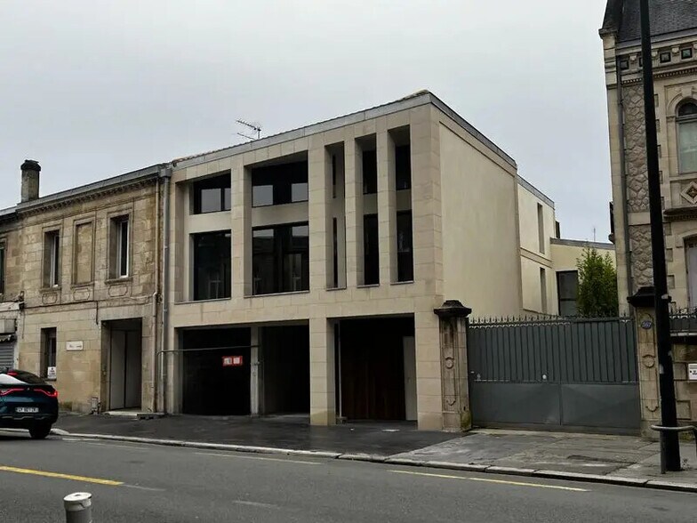Bureau dans Bordeaux à louer - Photo de l’immeuble – Image 1 sur 12