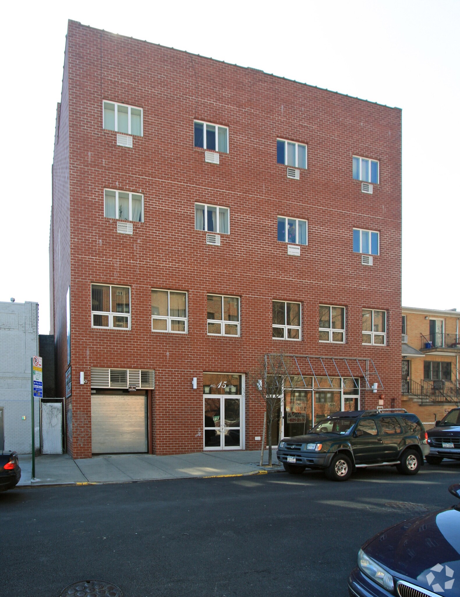 15 Bay 29th St, Brooklyn, NY à louer Photo principale– Image 1 sur 4
