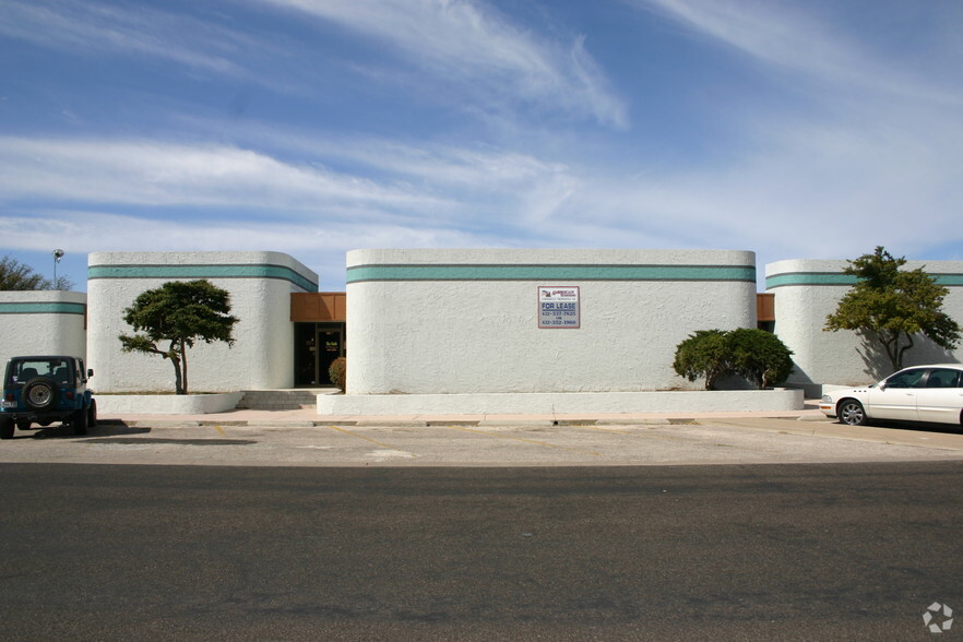 835 Tower Dr, Odessa, TX à louer - Photo de l’immeuble – Image 2 sur 5