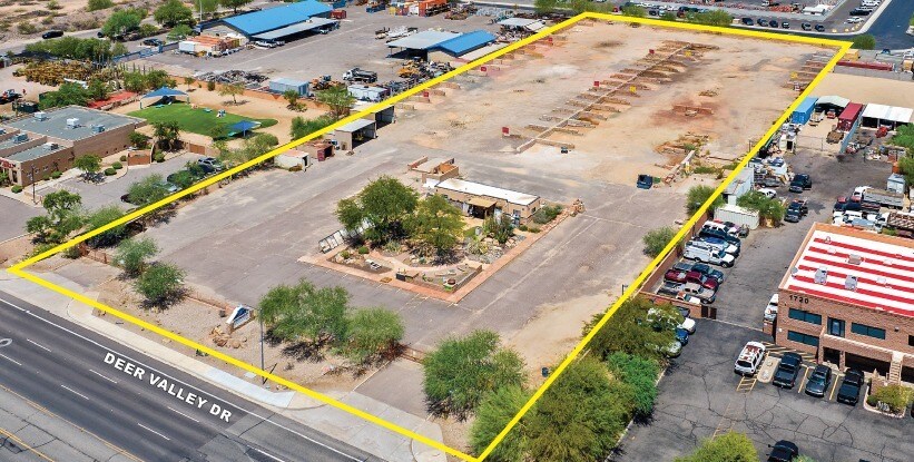 1638 Deer Valley Rd, Phoenix, AZ à louer - Photo de l’immeuble – Image 1 sur 6