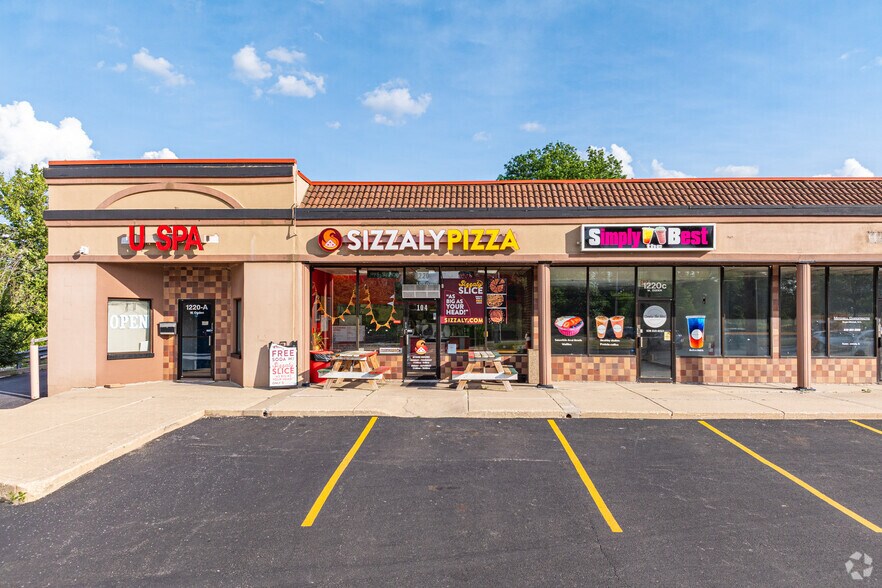 1220 W Ogden Ave, Naperville, IL à louer - Photo de l’immeuble – Image 3 sur 4