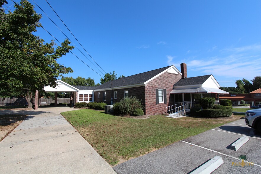 2400 2nd Loop Rd, Florence, SC à vendre - Photo de l’immeuble – Image 2 sur 3