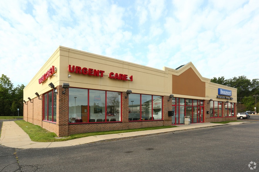 Taylor Retail Center Portfolio Sale portefeuille de 2 biens à vendre sur LoopNet.fr - Photo principale – Image 2 sur 2