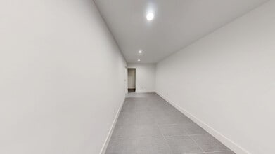 1612-1646 W 31st Pl, Hialeah, FL à louer Numérisation 3D Matterport– Image 1 sur 6