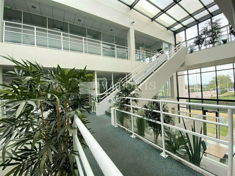 23 Rue Maryse Bastié, Bron à louer - Photo intérieure – Image 2 sur 2