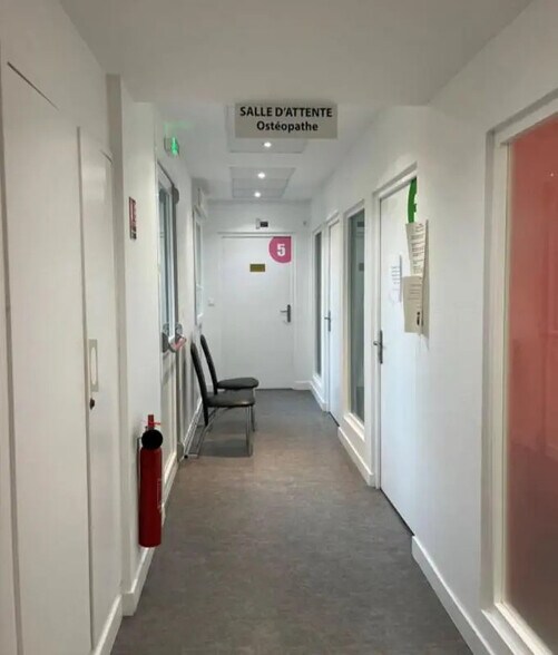 Bureau dans Reims à louer - Photo de l’immeuble – Image 2 sur 4