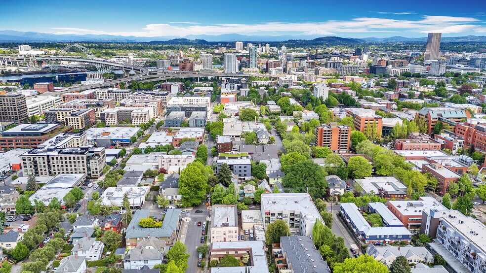 1323 NW 23rd Ave, Portland, OR à vendre - Photo de l’immeuble – Image 3 sur 16