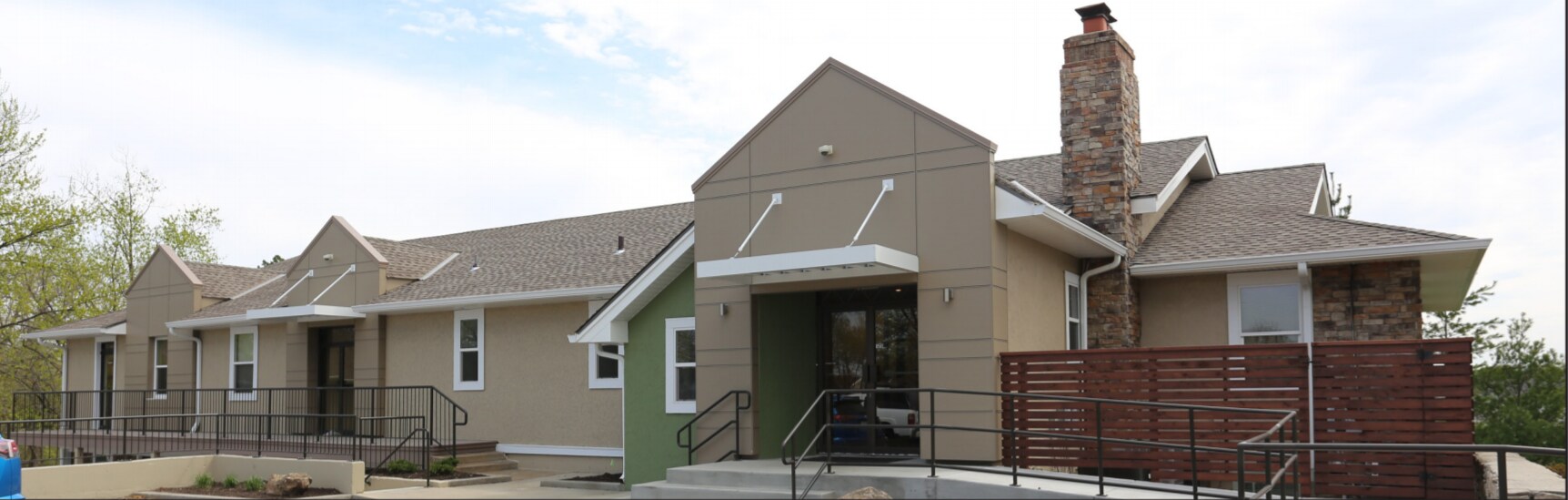 2601 NE Kendallwood Pky, Gladstone, MO à louer Photo principale– Image 1 sur 10