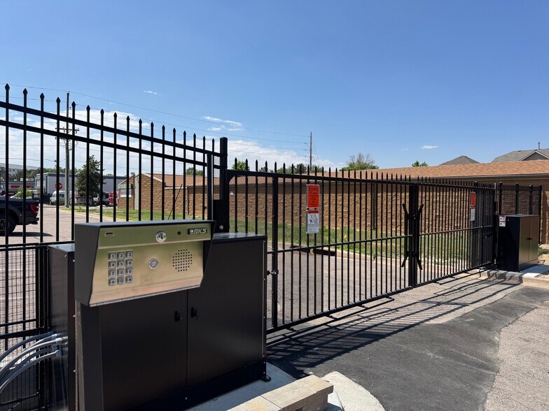 1338 S Valentia St, Denver, CO à louer - Photo de l’immeuble – Image 2 sur 11
