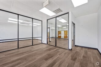 3150 Premier Dr, Irving, TX à louer Photo de l’immeuble– Image 2 sur 5