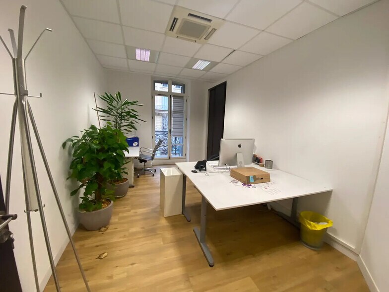 27 Rue De La Republique, Marseille à louer - Photo de l’immeuble – Image 2 sur 6