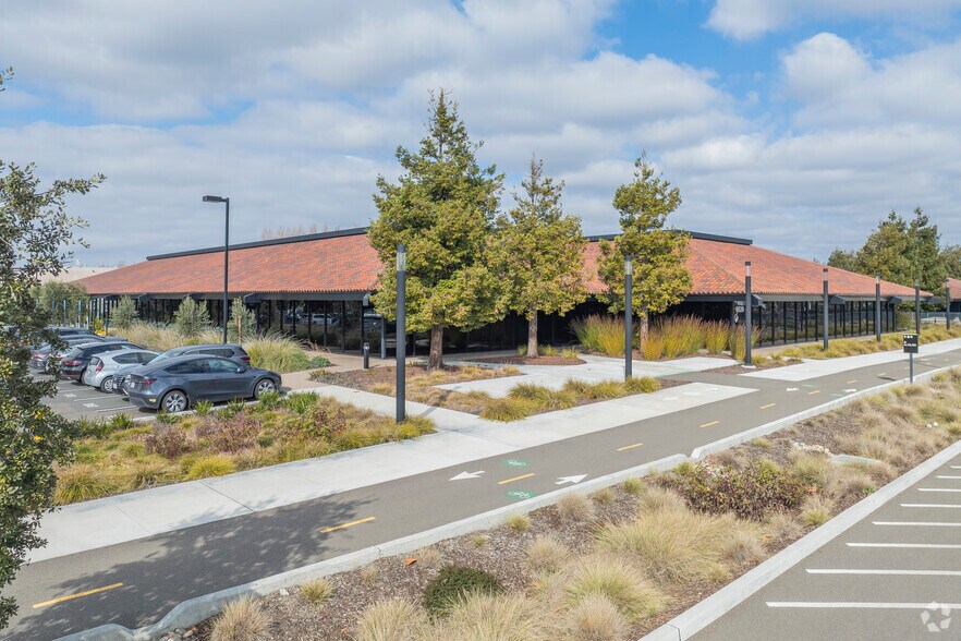 6539 Dumbarton Cir, Fremont, CA à louer - Photo principale – Image 1 sur 7