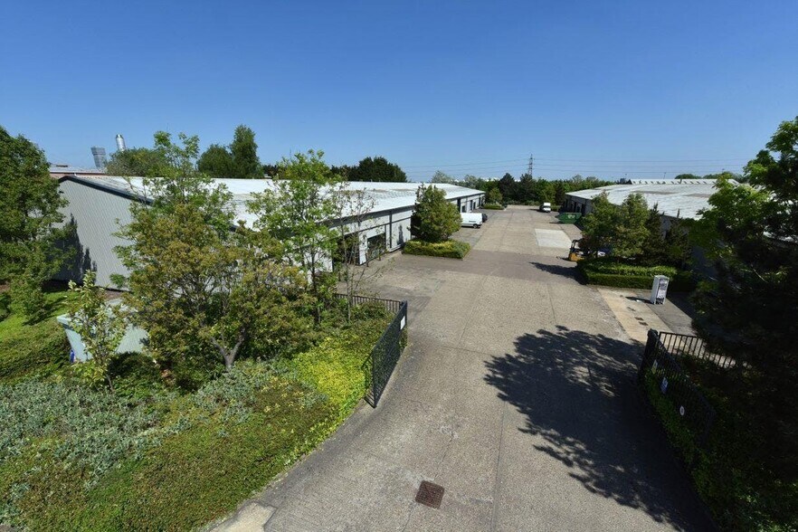 Brunel Rd, Corby à louer - Photo principale – Image 1 sur 4