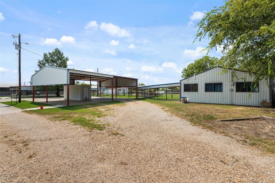 9549 County Road 155, Kaufman, TX à vendre - Photo principale – Image 3 sur 6