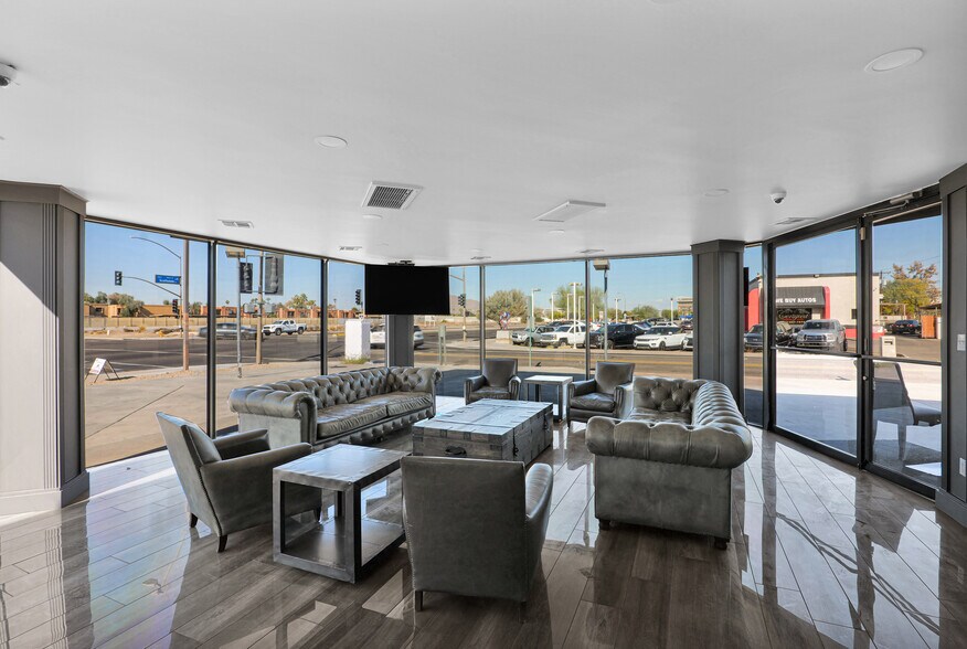 925 N Scottsdale Rd, Scottsdale, AZ à louer - Photo de l’immeuble – Image 3 sur 12
