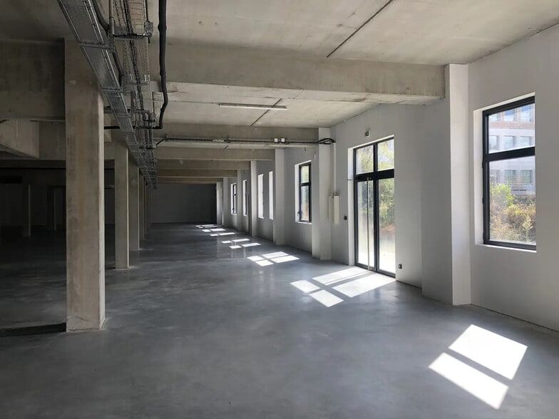 Local d’activités dans Dardilly à louer - Photo intérieure – Image 2 sur 7