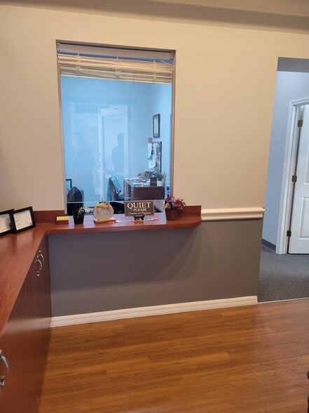 9030 58th Dr E, Bradenton, FL à louer - Photo de l’immeuble – Image 2 sur 11