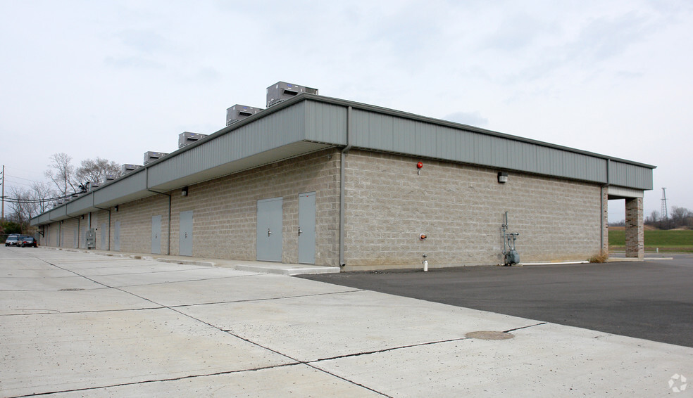 300-322 Wesley Dr, Wood River, IL à louer - Photo de l’immeuble – Image 3 sur 3