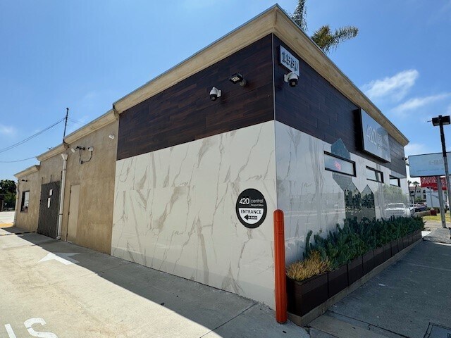1990 Harbor Blvd, Costa Mesa, CA à vendre - Photo principale – Image 2 sur 10
