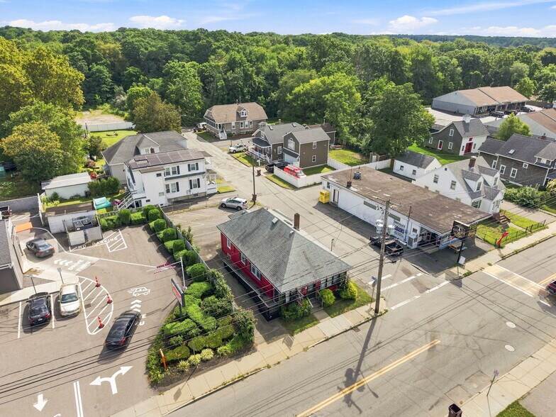 144 S Main St, Acushnet, MA à vendre - Photo de l’immeuble – Image 1 sur 36