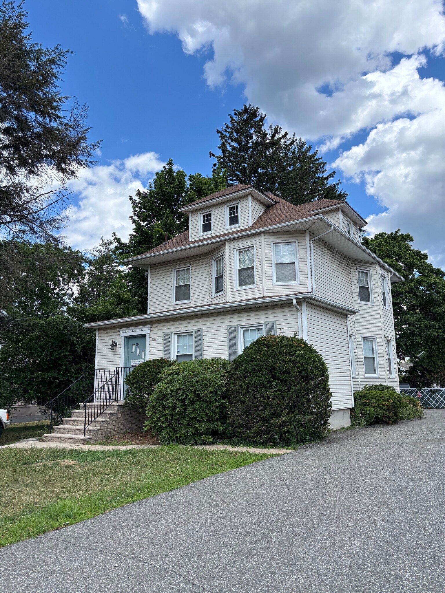 259 Kinderkamack Rd, Westwood, NJ à louer Photo principale– Image 1 sur 17