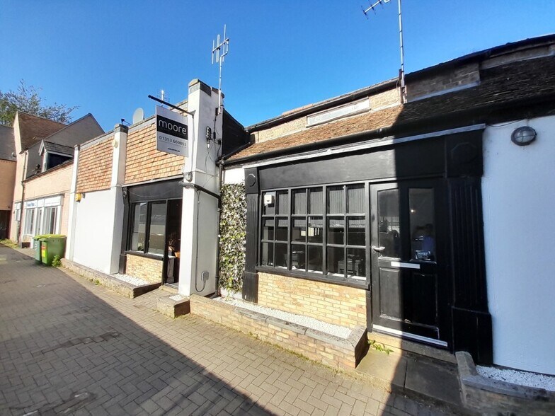 36-36A Forehill, Ely à louer - Photo de l’immeuble – Image 2 sur 2