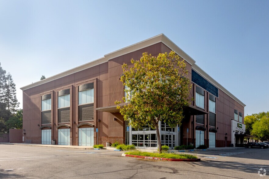 501-525 E Hamilton Ave, Campbell, CA à louer - Photo de l’immeuble – Image 3 sur 7