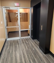 2922 Glen Dr, Coquitlam, BC à louer Photo intérieure– Image 2 sur 7