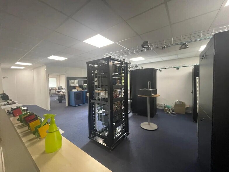 Local d'activités dans Lisses à vendre - Photo de l’immeuble – Image 3 sur 8