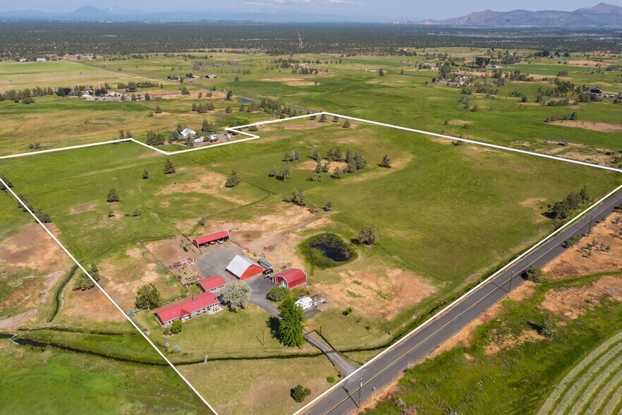5624 Sw Reif Rd, Powell Butte, OR à vendre - Photo de l’immeuble – Image 3 sur 48