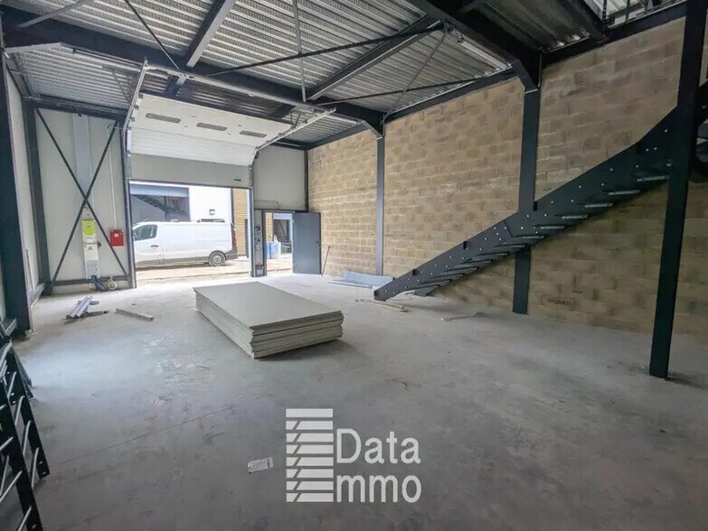 Local d’activités dans Bagnolet à louer - Photo de l’immeuble – Image 3 sur 5
