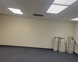 3815 Mission Ave, Oceanside, CA à louer Photo de l’immeuble– Image 2 sur 4