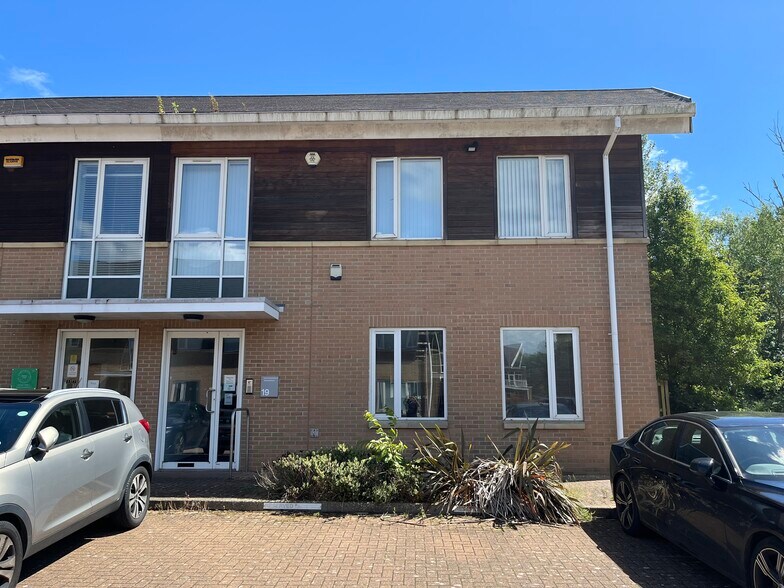 Opal Dr, Milton Keynes à louer - Photo de l’immeuble – Image 2 sur 8