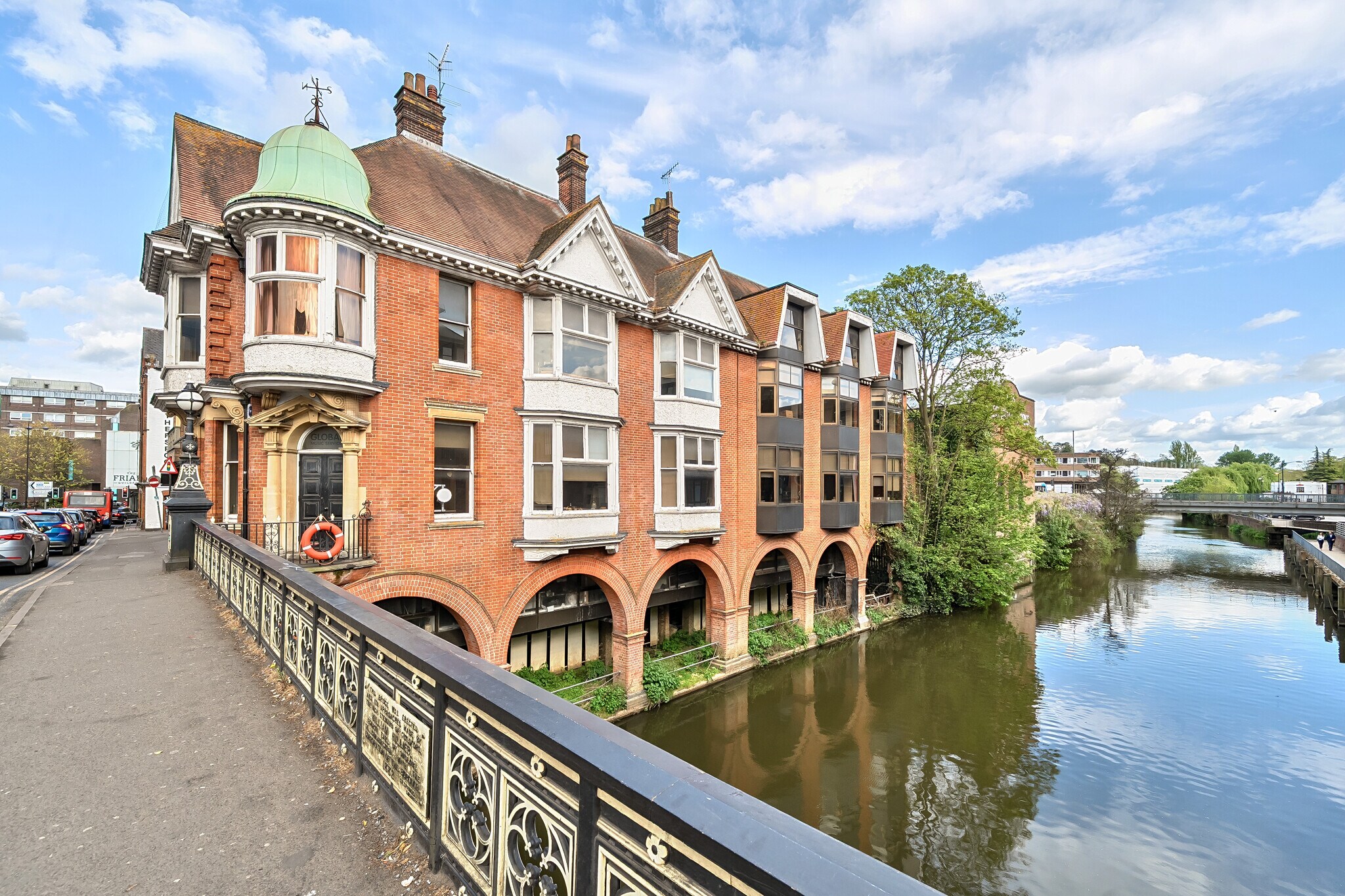 Bridge St, Guildford à vendre Photo de l’immeuble– Image 1 sur 18