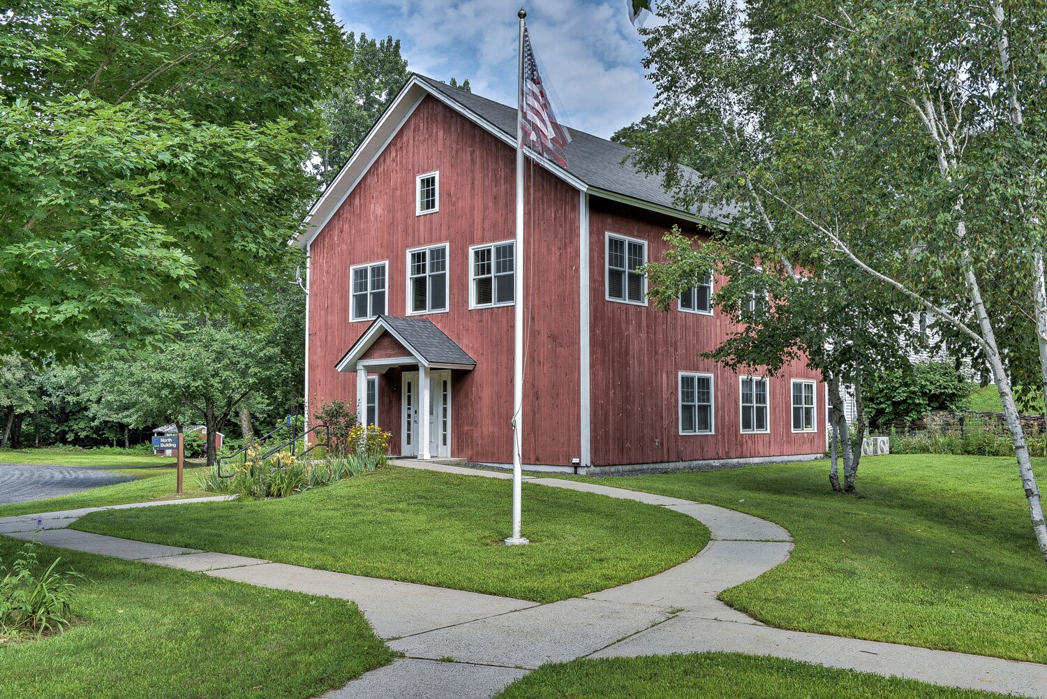 689 River Rd, Charlestown, NH à louer Photo principale– Image 1 sur 6