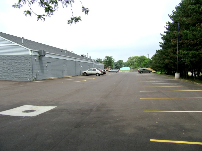 5965 Sprinkle Rd, Portage, MI à louer - Photo de l’immeuble – Image 3 sur 7