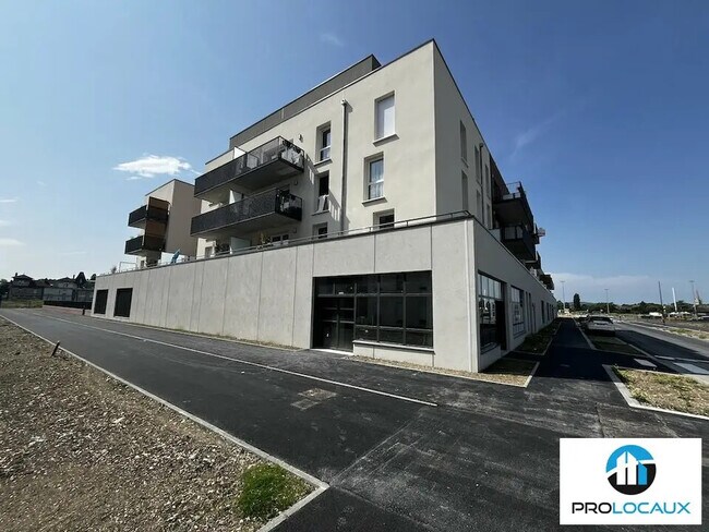 Plus de détails pour 219 Avenue Simone Veil, Venette - Local commercial à vendre