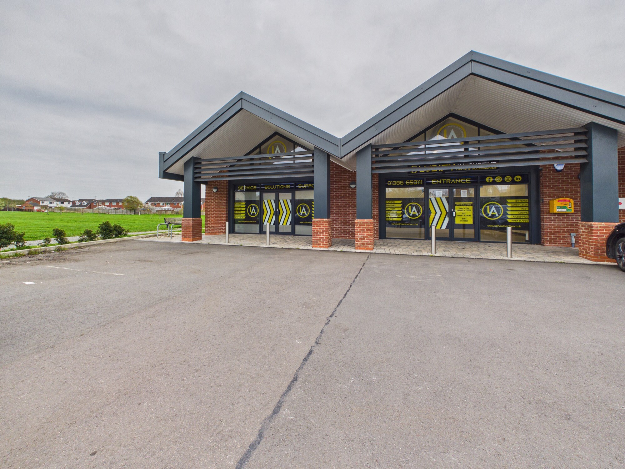 Units E & F, Sycamore Drive, Honeybourne à louer Photo de l’immeuble– Image 1 sur 9