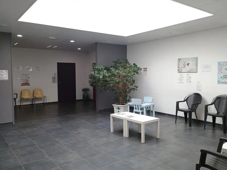 5 Rue Kerkeni, Arbent à louer - Photo intérieure – Image 2 sur 5