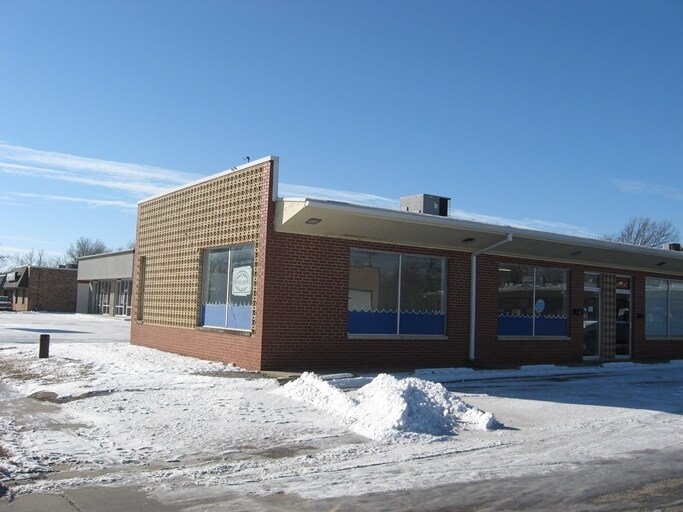 915-969 N West St, Wichita, KS à louer - Photo de l’immeuble – Image 3 sur 5