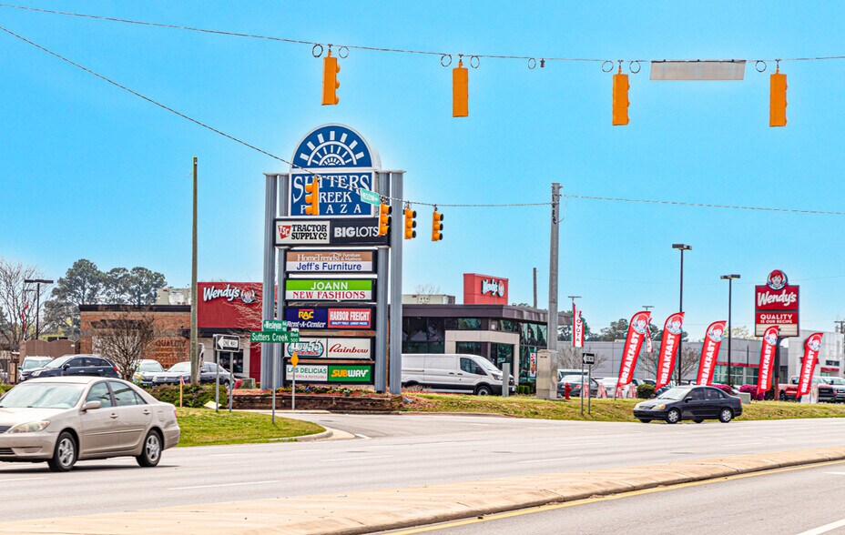 949 N Wesleyan Blvd, Rocky Mount, NC à vendre - Photo de l’immeuble – Image 3 sur 11