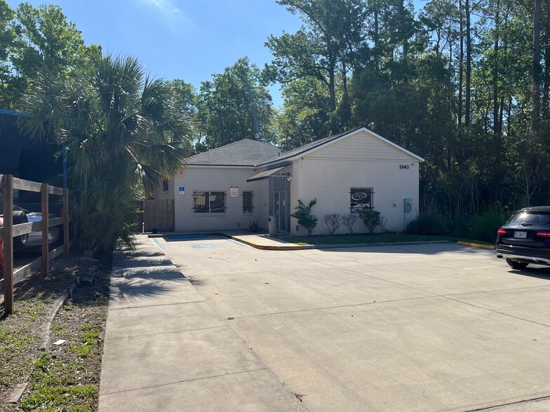 1343 Lane Ave S, Jacksonville, FL à vendre - Photo de l’immeuble – Image 1 sur 56