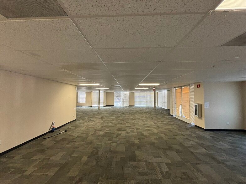 570 Keyes St, San Jose, CA à louer - Photo de l’immeuble – Image 2 sur 12