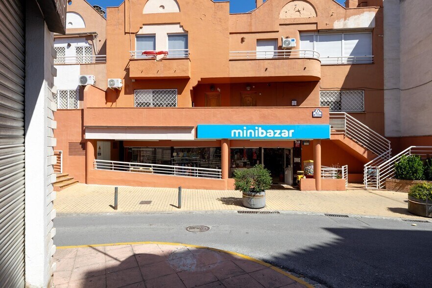 Local commercial dans Peligros, Granada à vendre - Photo de l’immeuble – Image 2 sur 10