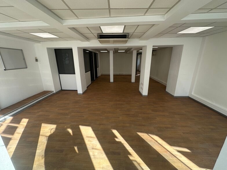 44 Avenue Francis Tonner, Cannes à louer - Photo de l’immeuble – Image 2 sur 11