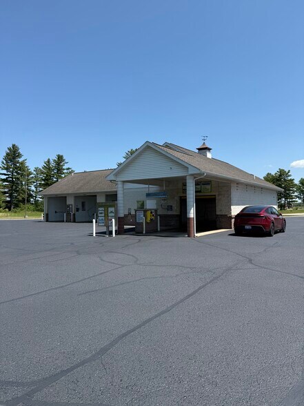 253 W Old Orchard Trl, Coleman, MI à vendre - Photo de l’immeuble – Image 3 sur 9