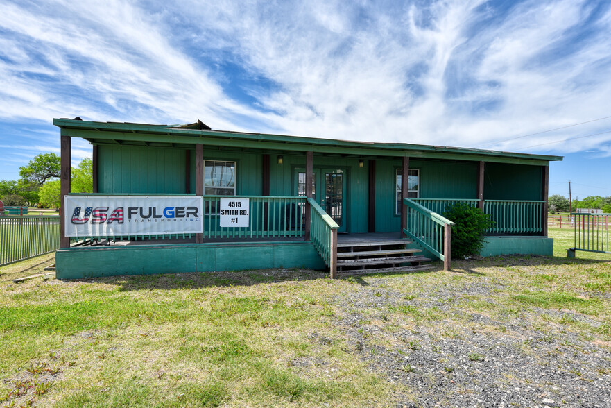4515 Smith Rd, Von Ormy, TX à louer - Photo de l’immeuble – Image 2 sur 67