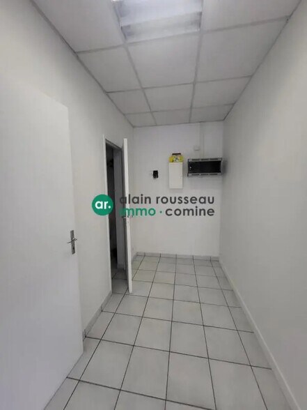 Bureau dans SAINT-BARTHELEMY-D'ANJOU à louer - Photo intérieure – Image 2 sur 6