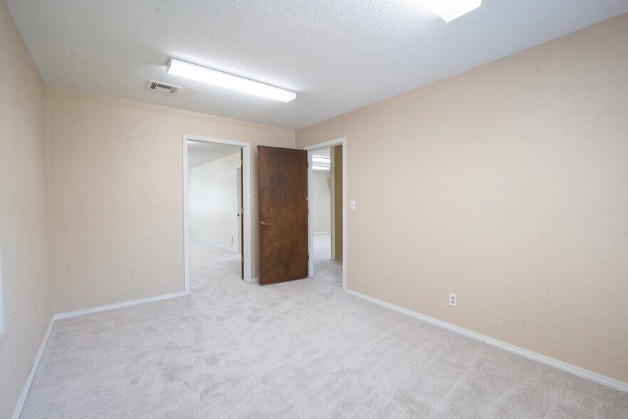4401 N Meridian Ave, Oklahoma City, OK à vendre - Photo intérieure – Image 2 sur 16