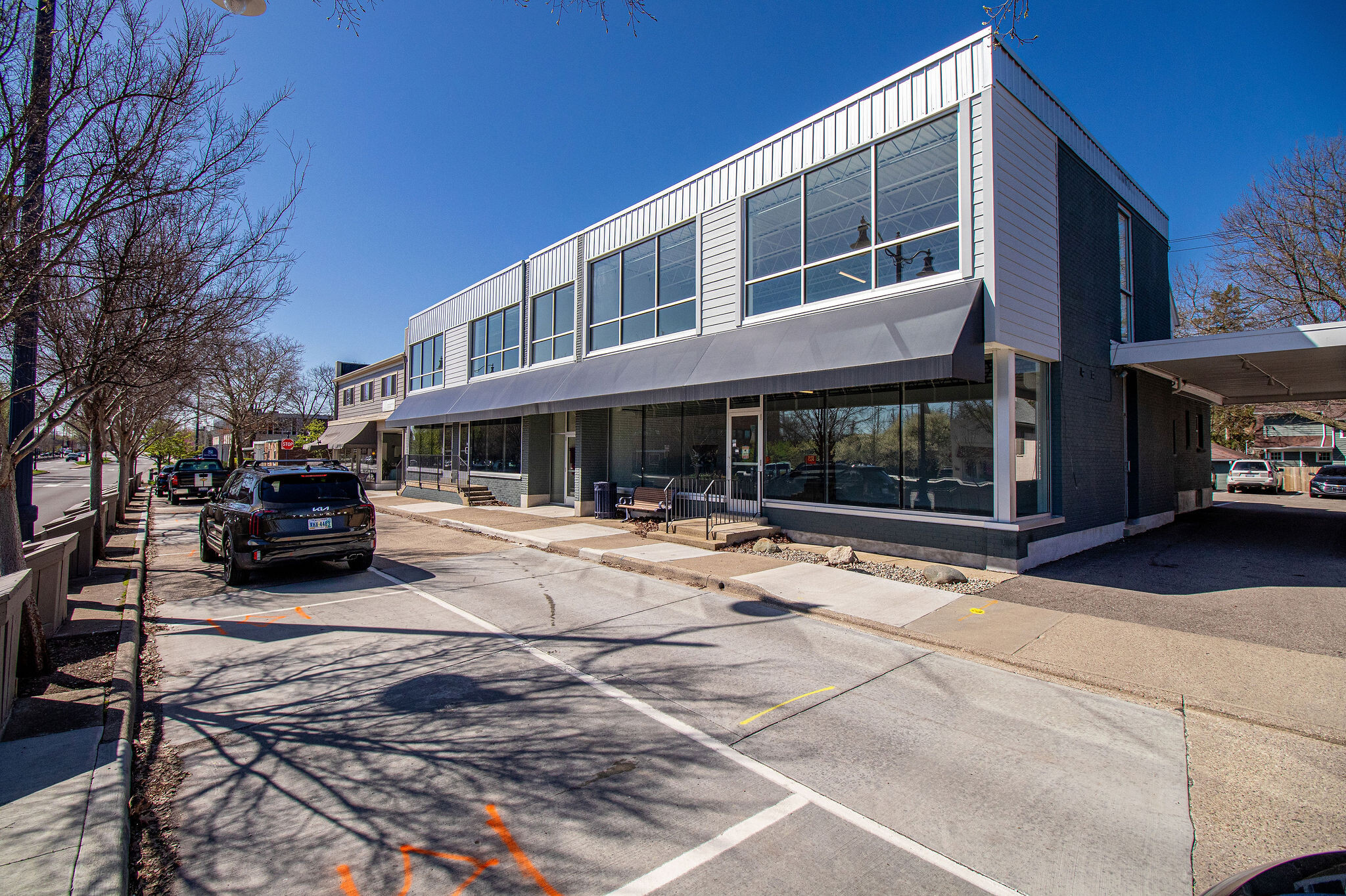 2533-2537 Far Hills Ave, Oakwood, OH à louer Photo de l’immeuble– Image 1 sur 26